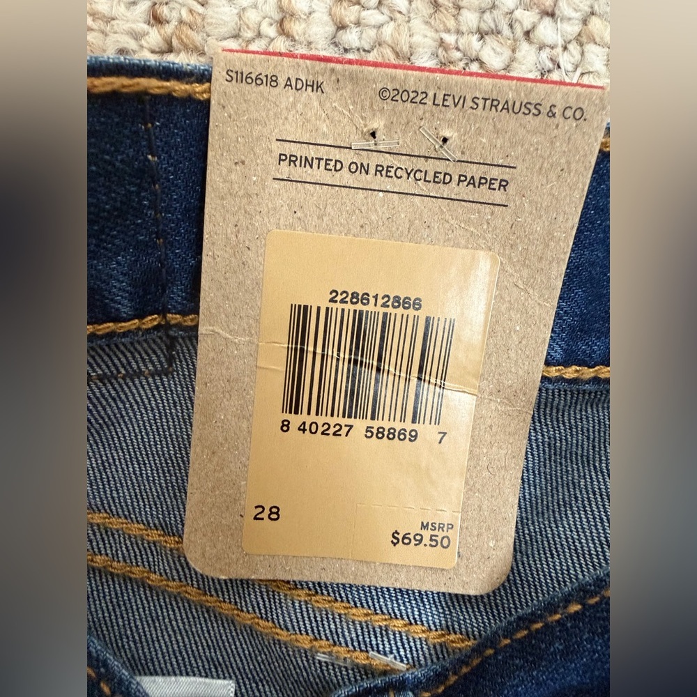 Levi's women’s high rise wedgie fit Jeans in Classic Blue size 28 new with tag - Picture 7 of 8